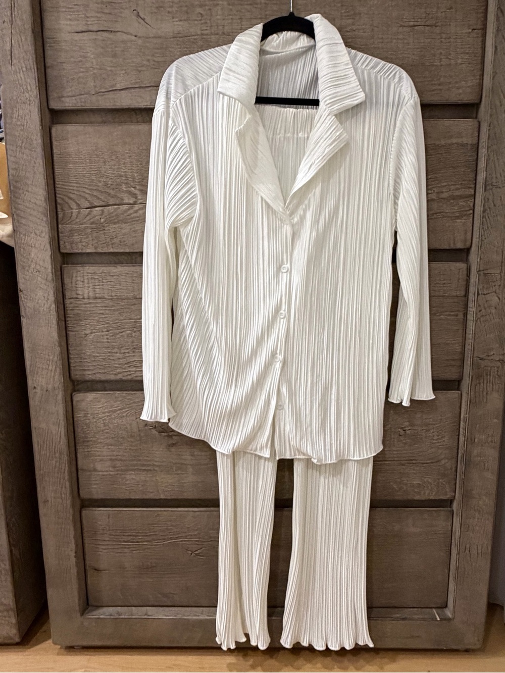 White Womens Pleated Set - size small -NWOT